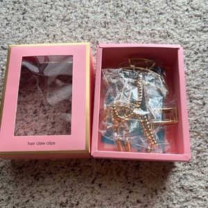 New Set of 4 Gold Color Decorative Hair Claw Clips